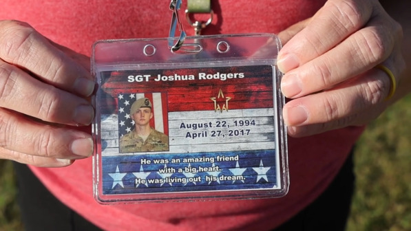 JG-TC-Cyclists share memories, honor military fallen during trek through Illinois
